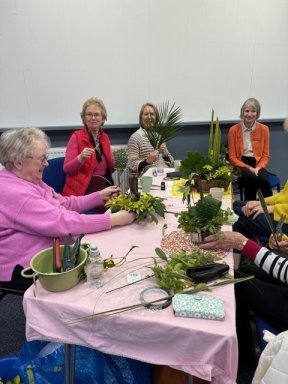 Picture: /imgresize/w288/files/clubs/cyncoed-floral-group/cyncoedgl1.jpg